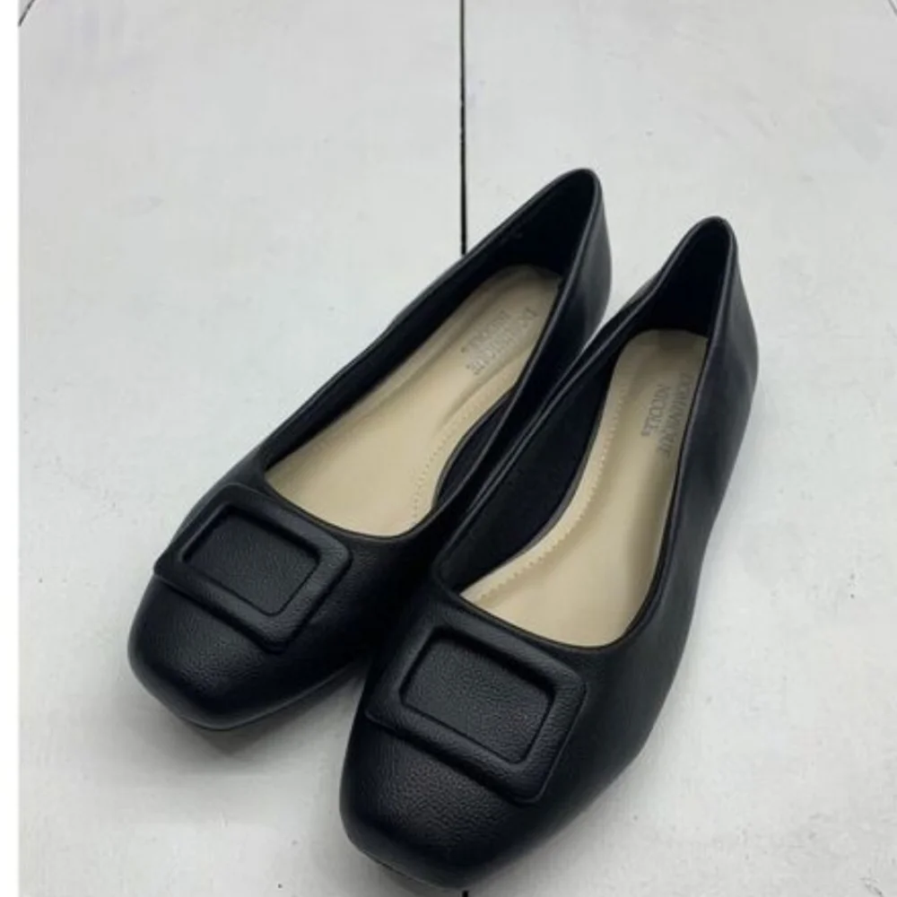 Dominque Black Women's Flats - Picture 1 of 4